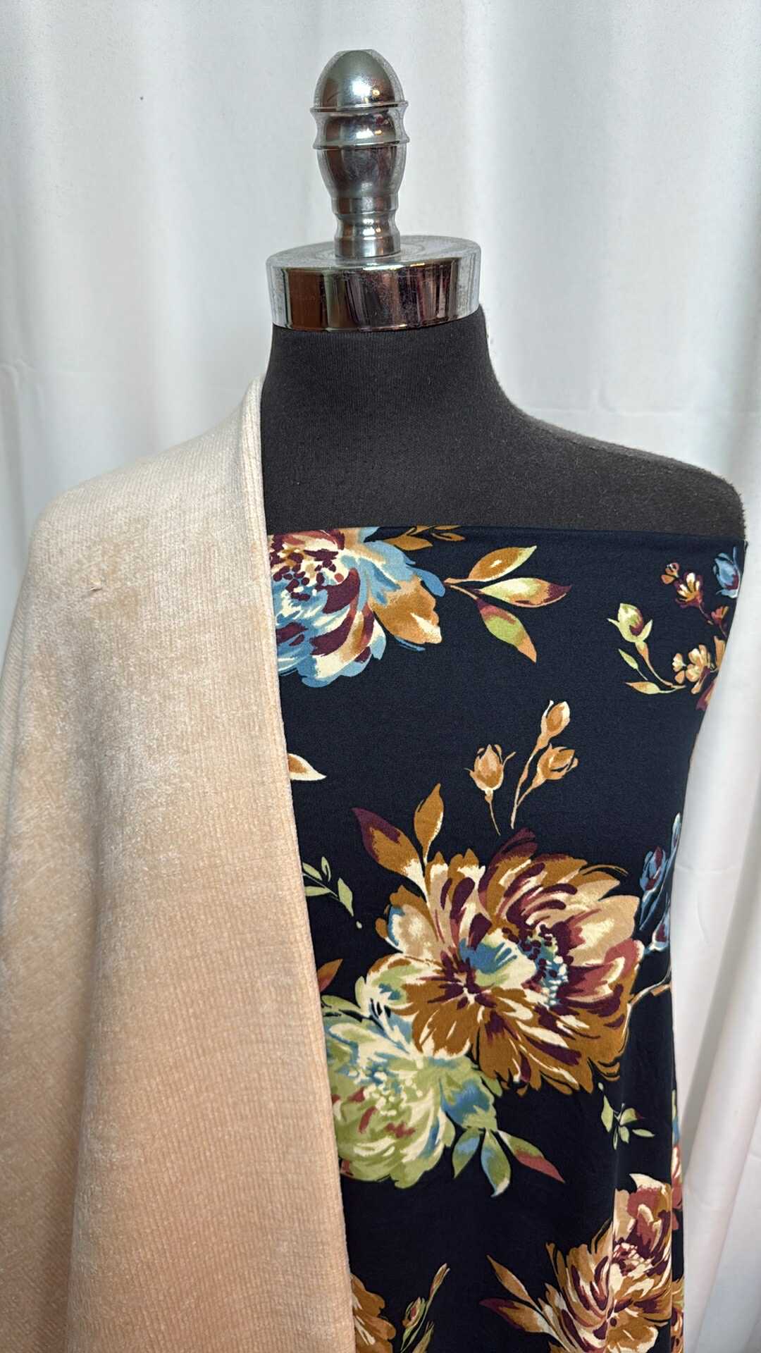 NAVY FLORAL/CHENILLE BUNDLE : 4YD Navy Floral DBP & 2YD Flatback Chenille (Flaw-See Desc.) : A28182