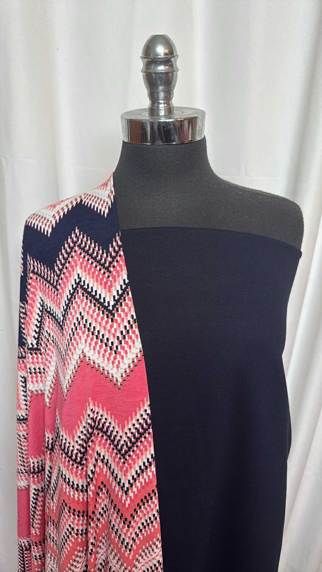 NAVY/PINK CHEVRON BUNDLE : 1.5YD Navy Nylon Ponte & 2.5YD Chevron Bulgari : A27906