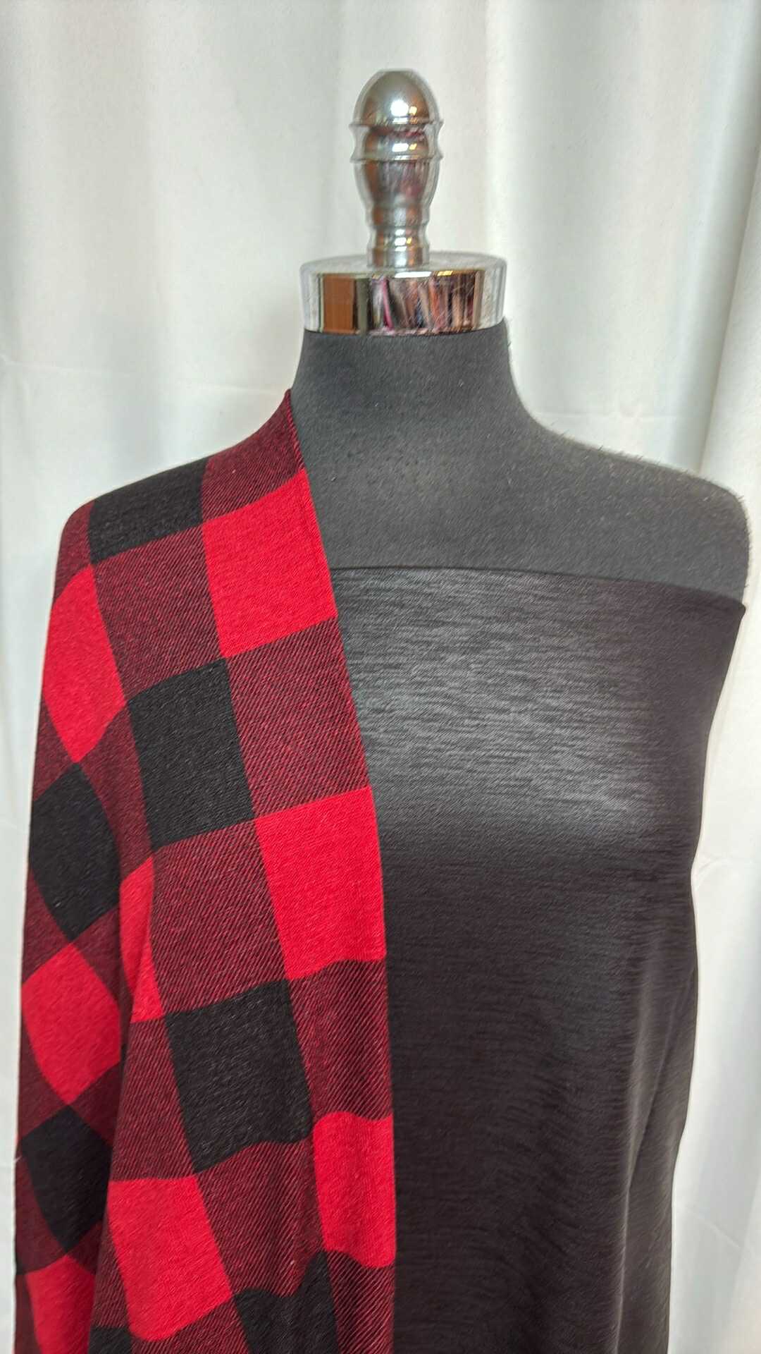 FOIL/BUFFALO PLAID BUNDLE : 2YD Black Foil P/S DK & 3YD Buffalo Plaid Brushed Hacci SK : A28701