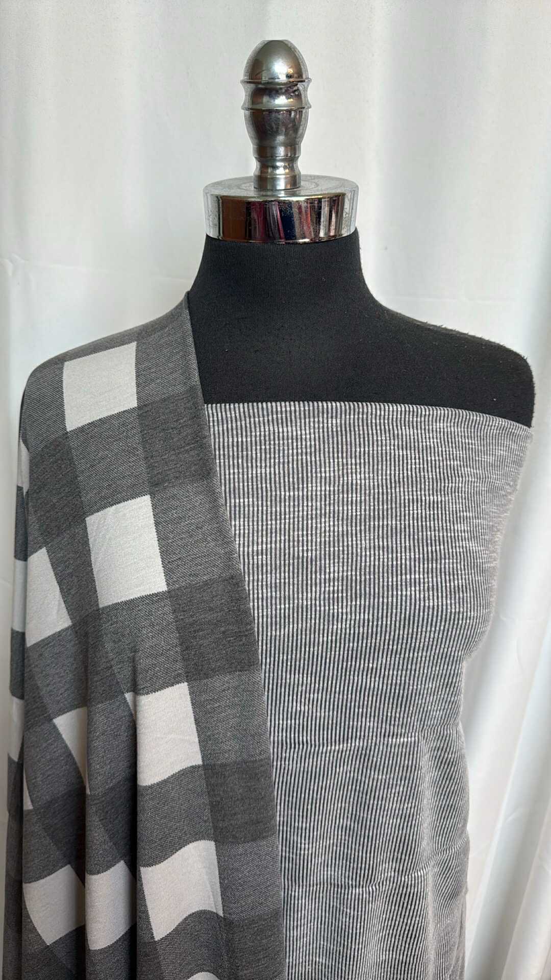 PLAID/SANDWASH RIB BUNDLE : 1YD Grey Sandwash Rib & 2YD Black/Grey Plaid PRS FT : A28502