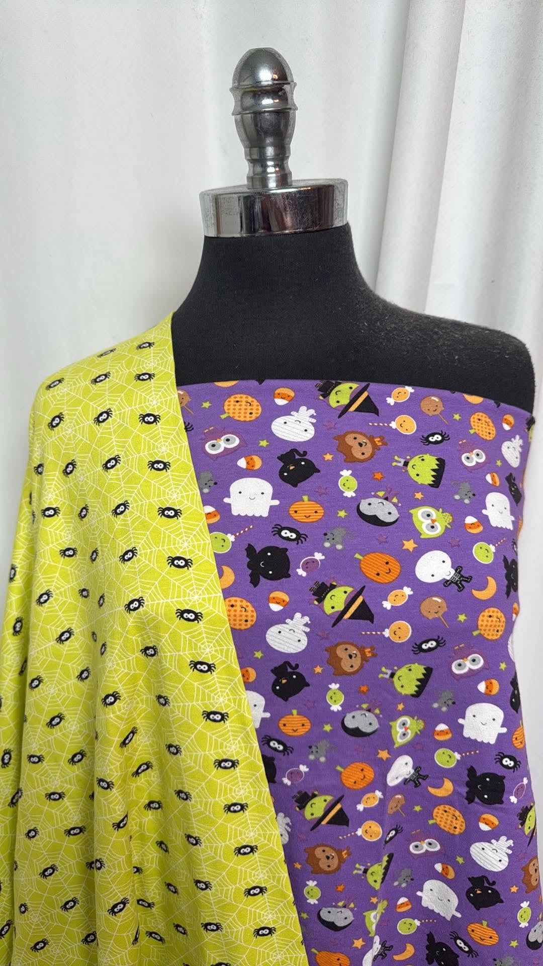 HALLOWEEN/SPIDERS BUNDLE :  30" Cut of Riley Blake Halloween C/S & 1+YD Riley Blake Spiders C/S : A30771