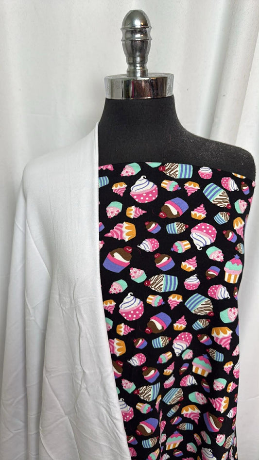 WHITE/CUPCAKE BUNDLE : 1YD Cupcake Light-Weight C/S & 1YD White C/S FT : A30435