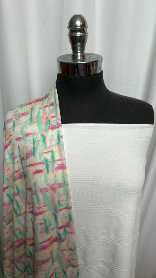 WHITE JACQUARD/ABSTRACT BUNDLE : 1.5YD White Jacquard PF & 2YD Abstract Oakley SK : A28134