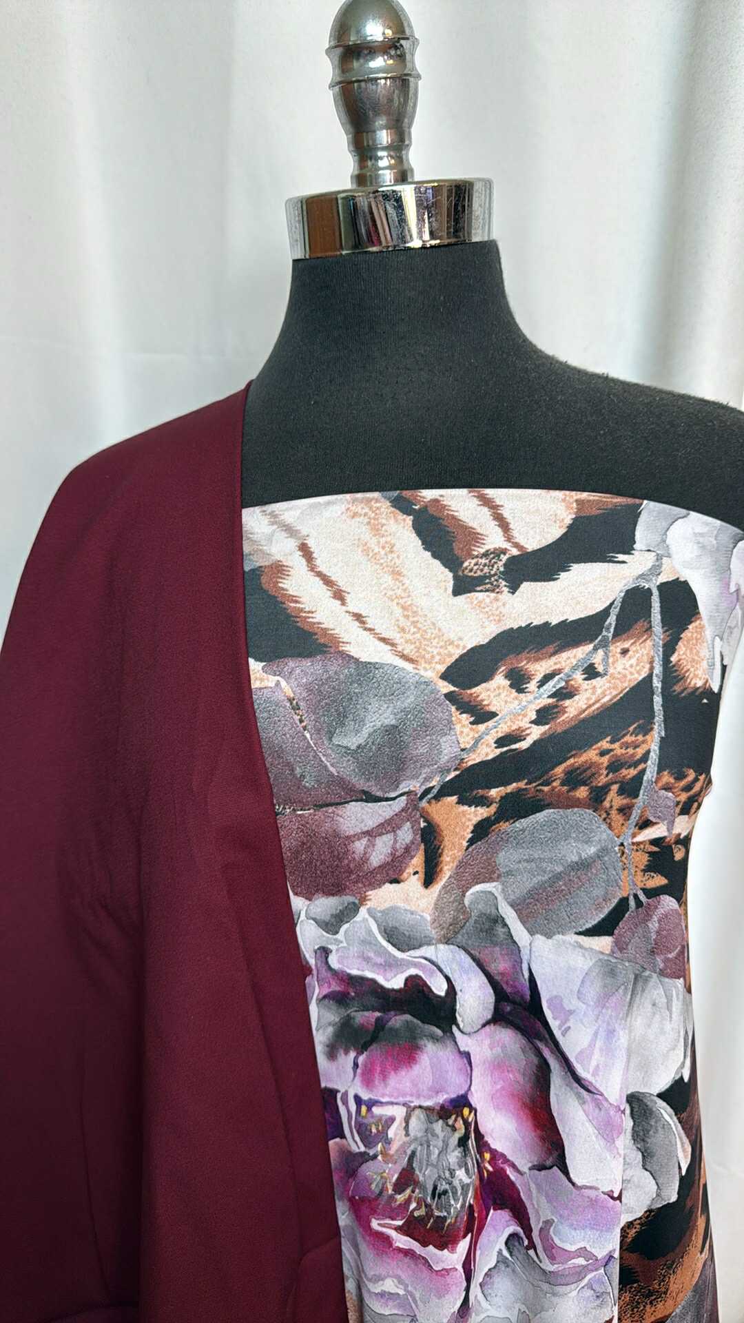 BURGUNDY/BIG FLORAL BUNDLE : 2YD Burgundy Stretch Twill & 1.5YD Big Floral Venezia : A28876