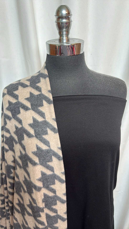 BLACK/CASHMERE GEO BUNDLE : 2YD Geo "Cashmere" Brushed SK & 2YD Black Poly Fleece : A28446