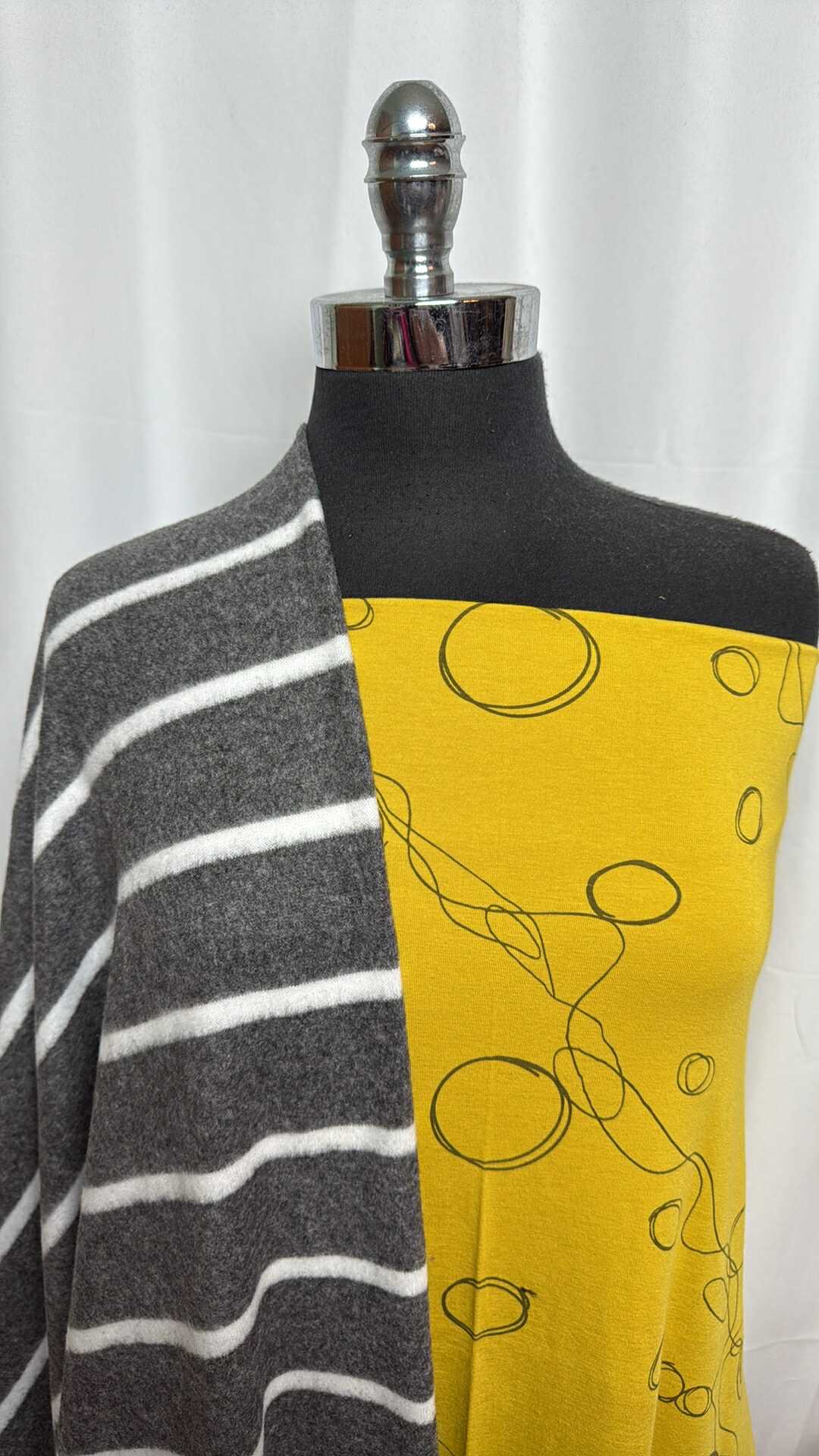 BUBBLES/STRIPES BUNDLE : 1YD Yellow Bubbles Bamboo/Cotton & 2YD Stripe Brushed Hacci SK : A29073