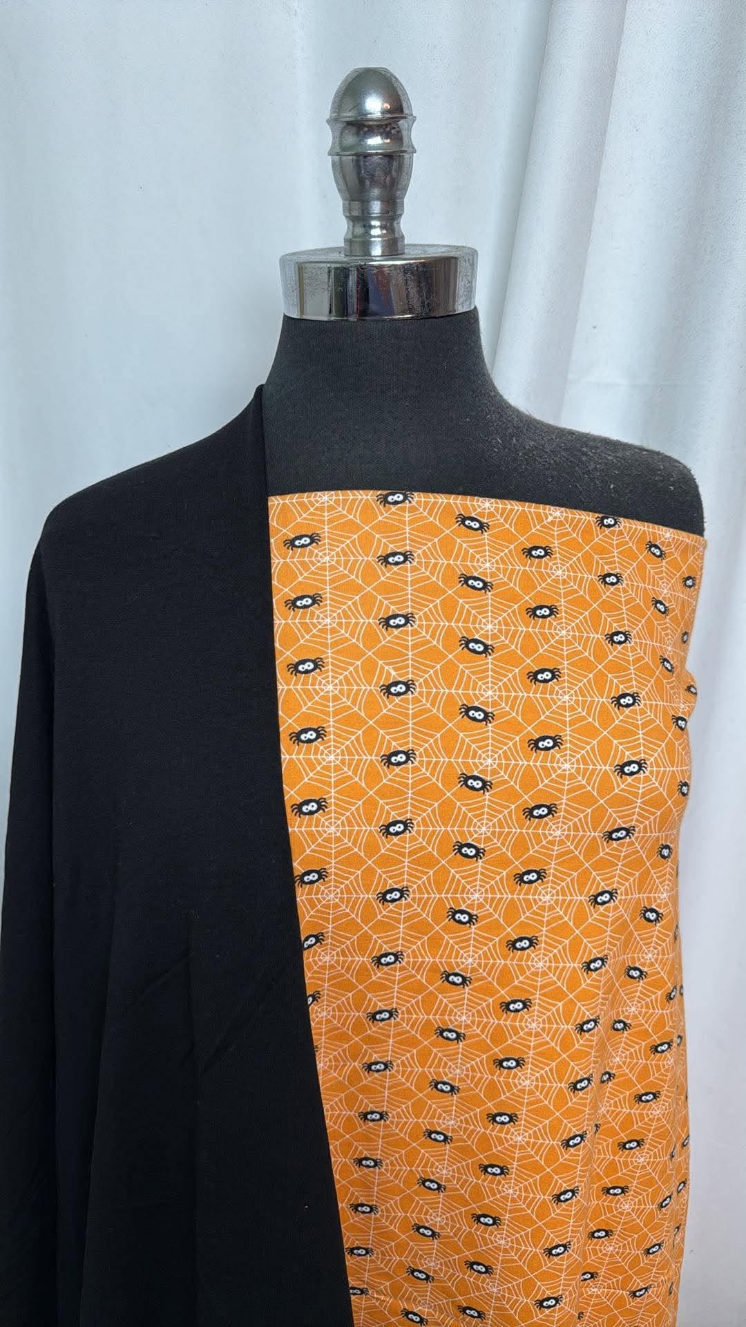 BLACK/ORANGE SPIDERS BUNDLE :  1YD Black C/S FT & 1+YD Riley Blake Orange Spiders C/S : A30748
