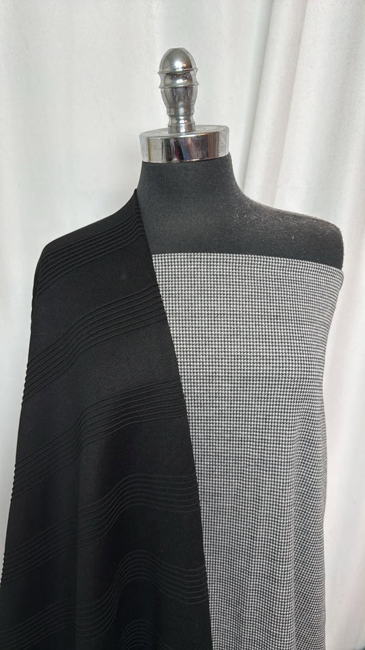 BLACK/TINY HOUNDSTOOTH BUNDLE : 3YD Tiny Houndstooth DK & 1+YD Black Ottoman : A30724