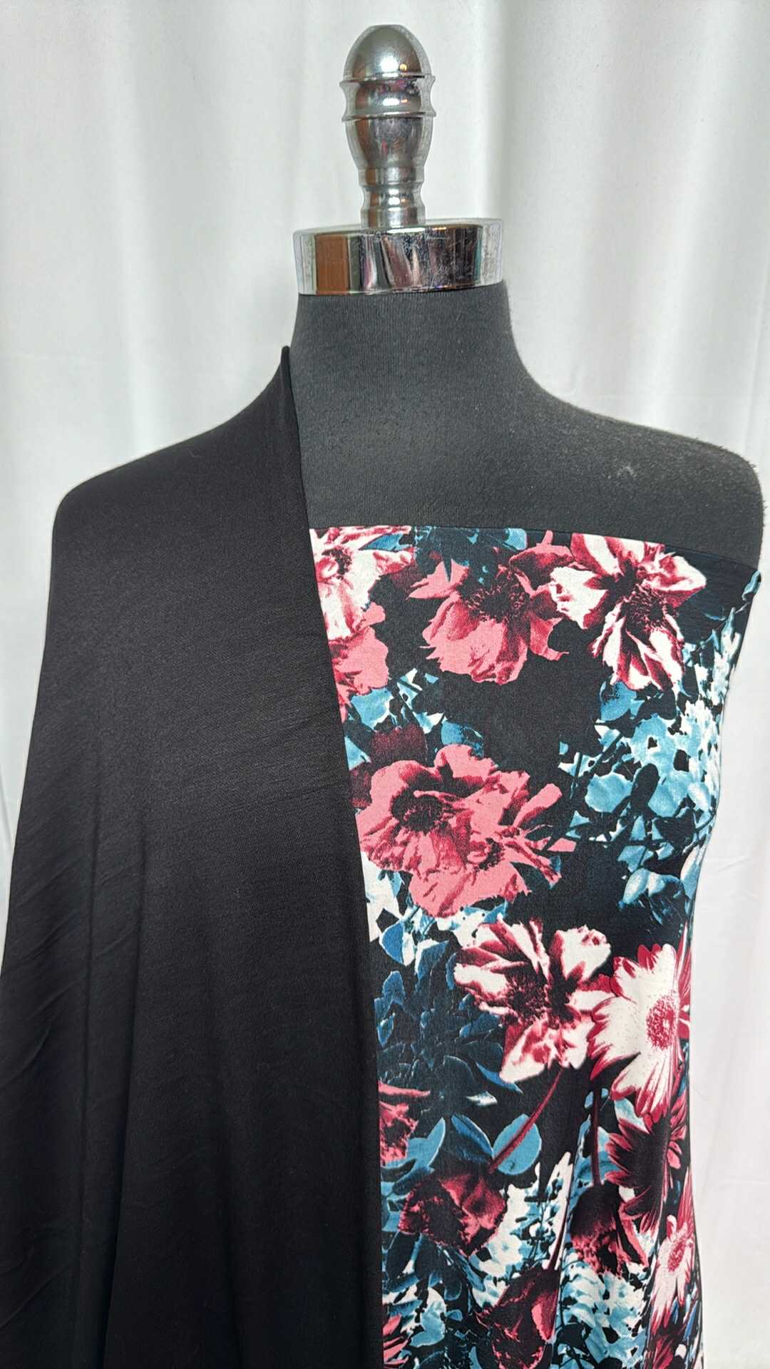 BLACK/FLORAL BUNDLE : 2.5YD Floral ITY & 2YD Black Brushed PRS FT : A29219