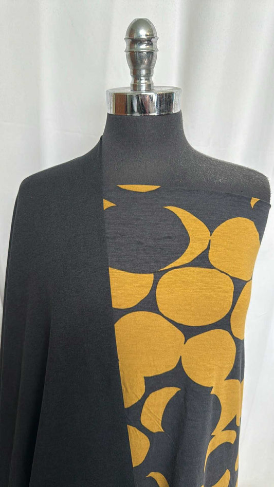 BLACK/CIRCLES BUNDLE : 4YD Circles Bamboo C/S & 1YD Black 2-Tone Peached PF : A29286