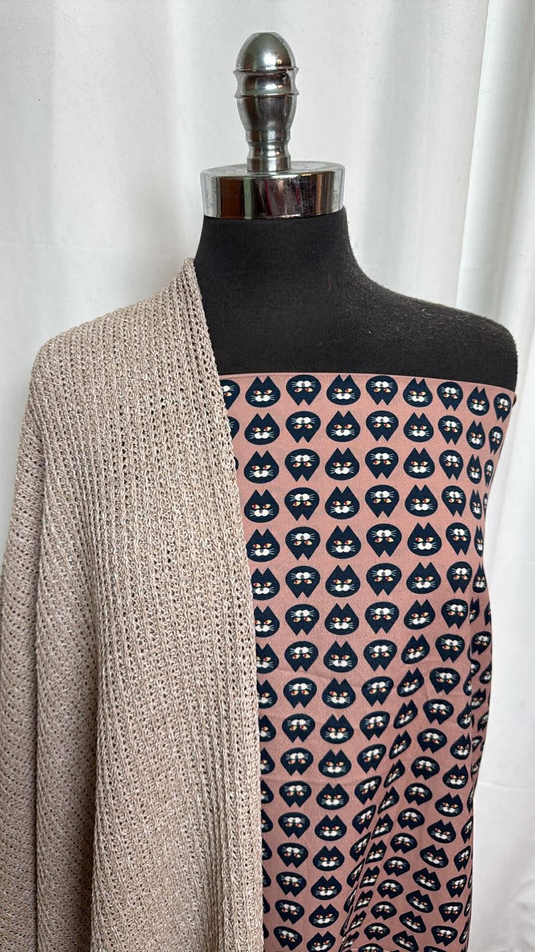 CATS/LOOSE SWEATER BUNDLE : 2YD Cats PWD (100% Poly) & 2YD Loose-Knit Sweater : A30100