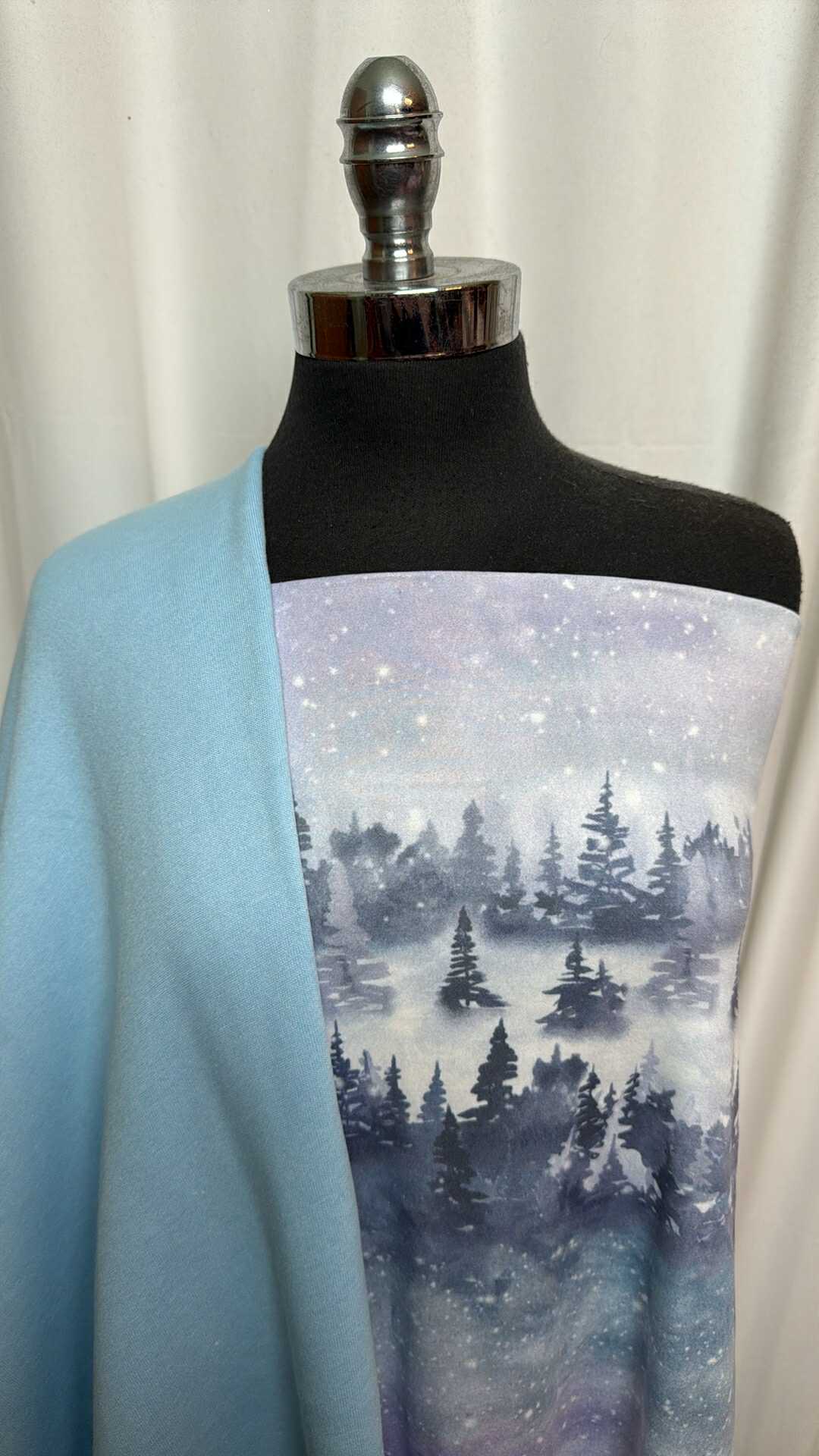 BLUE/MOUNTAINS BUNDLE : 2YD Blue Sweatshirt Fleece & 1+YD Mountains DBP : A28123