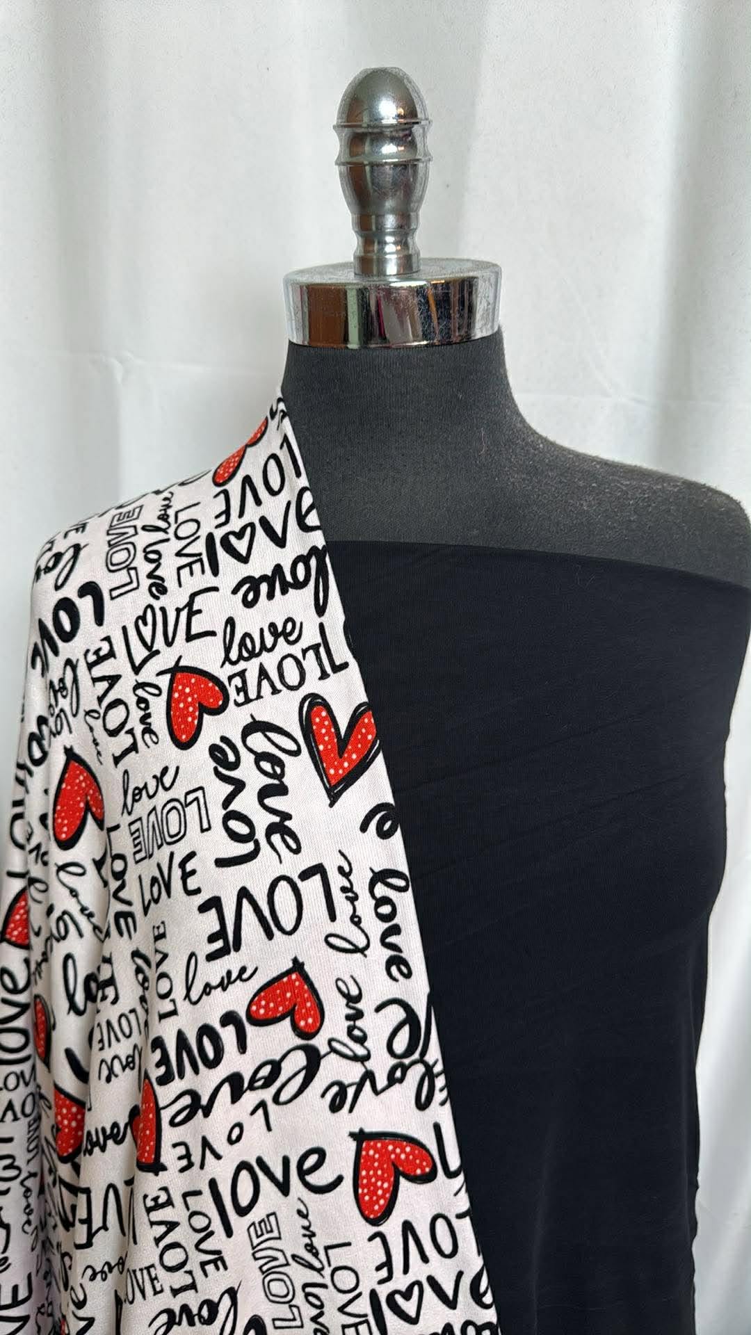 BLACK/WHITE HEART BUNDLE : 2YD Black C/M/S Jersey & 2YD White Heart/Love Oakley SK : A30063
