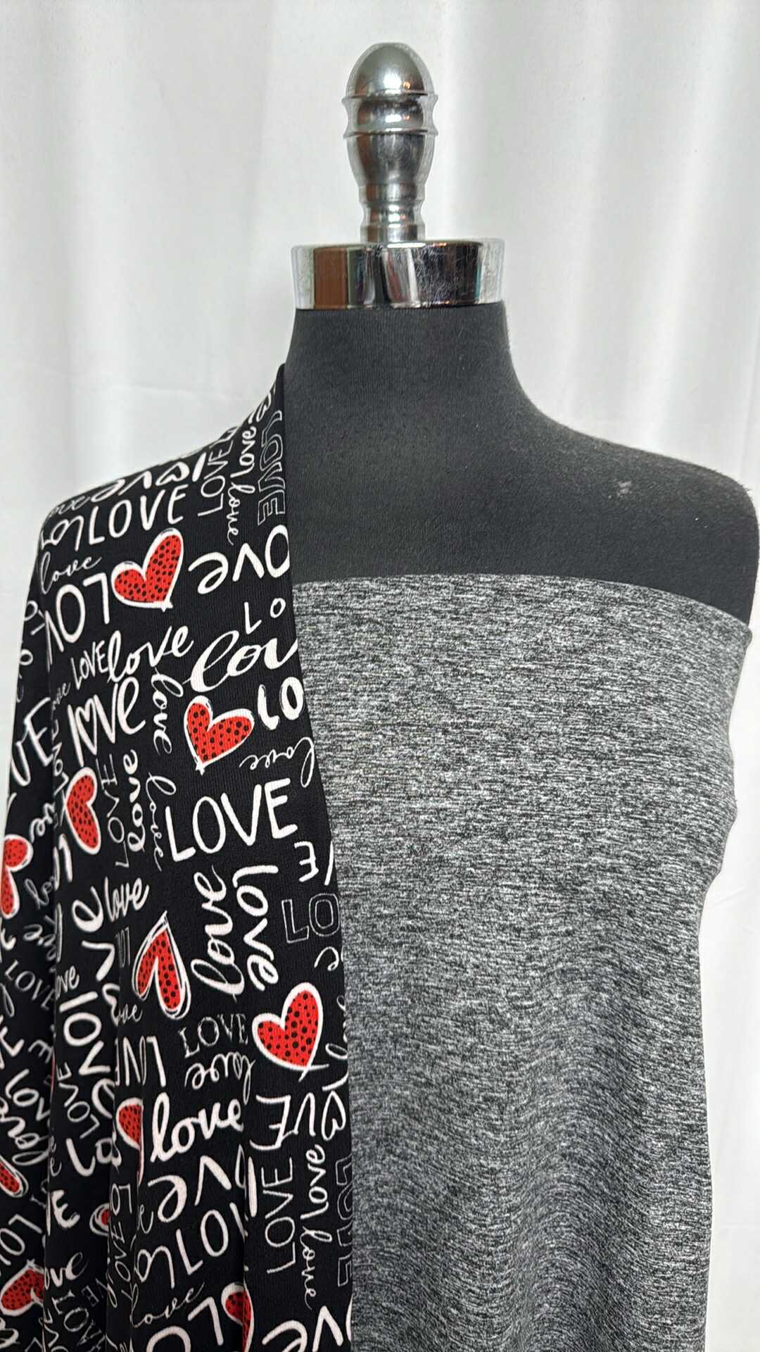 BLACK-WHITE/LOVE BUNDLE : 1YD Black/White Peached PF & 2YD Love Oakley SK : A29201