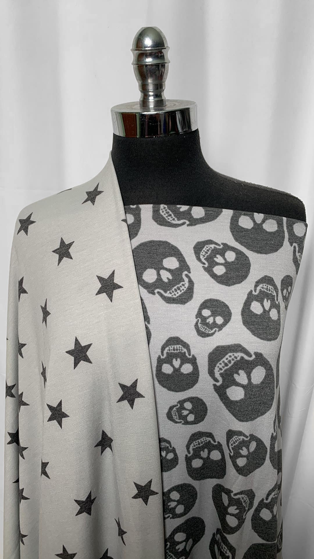GREY SKULLS/STARS BUNDLE : 2YD Skulls FT & 2YD Star FT : A2490