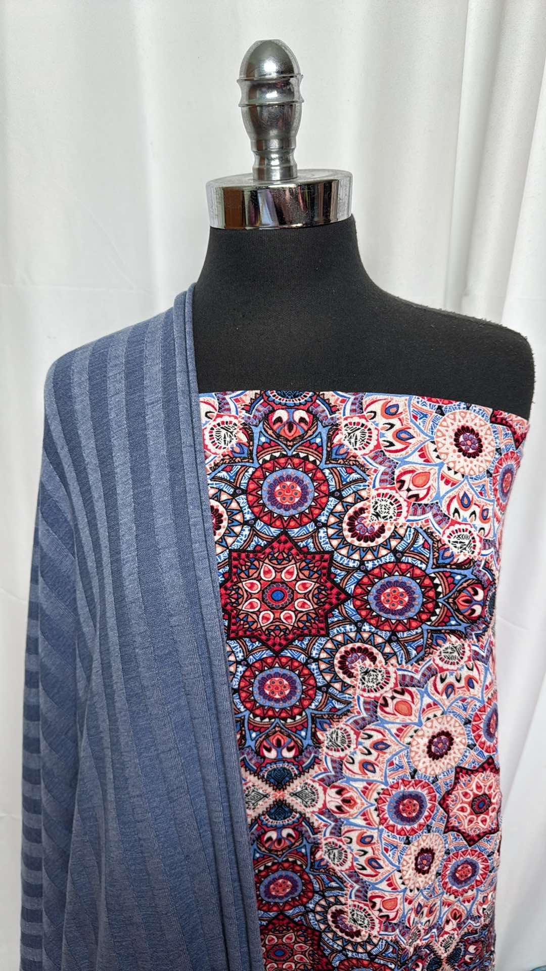BLUE/RED MEDALLION BUNDLE : 2YD Blue Wide-Rib Sweater & 2YD Red/Blue Medallion Rayon Woven : A27159