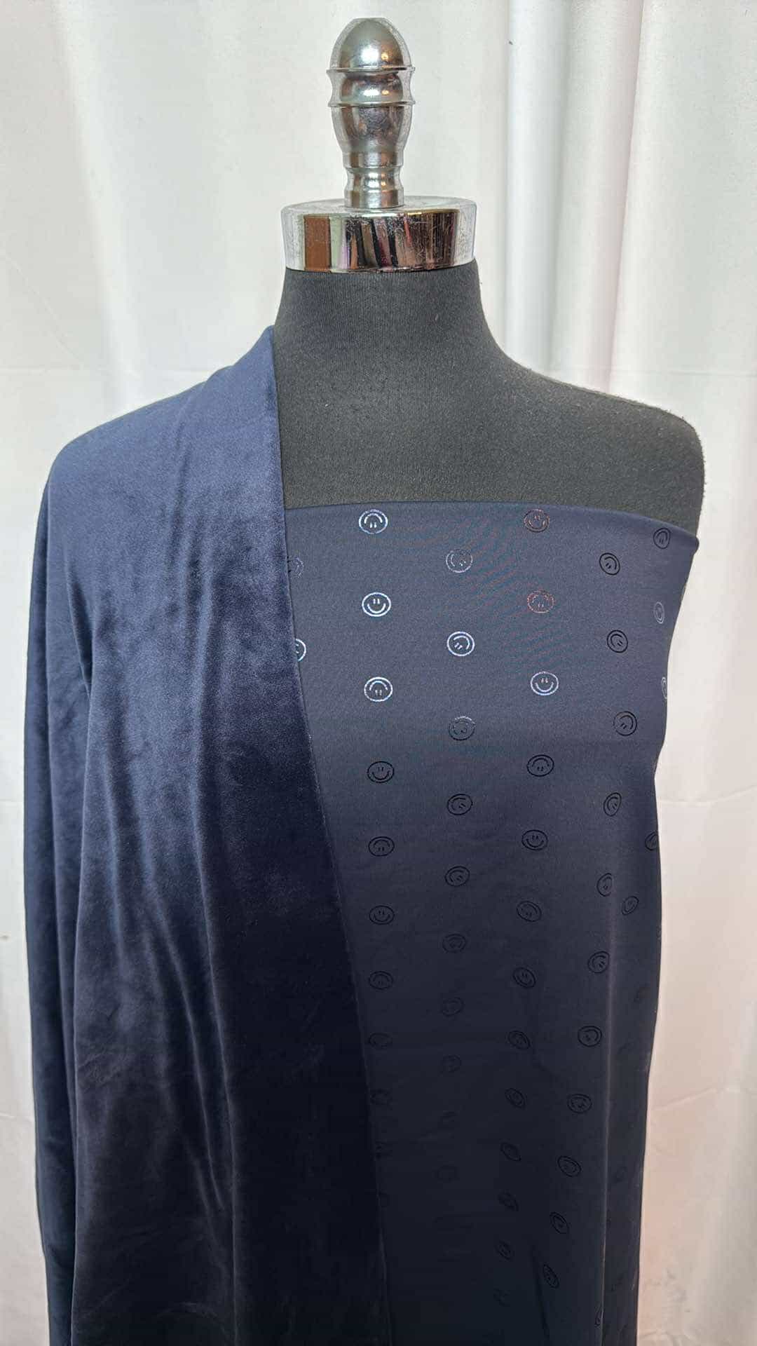 NAVY PLUSH/FOIL SMILES BUNDLE : 1YD Navy Velvet Plush & 33" Cut of Navy Smiles Foil PF : A26993