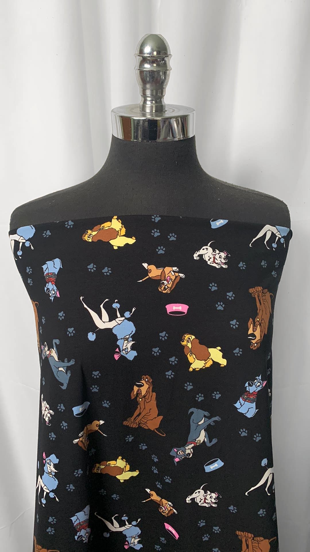 Dogs - 95/5 Cotton/Spandex - 2 Yard Cut