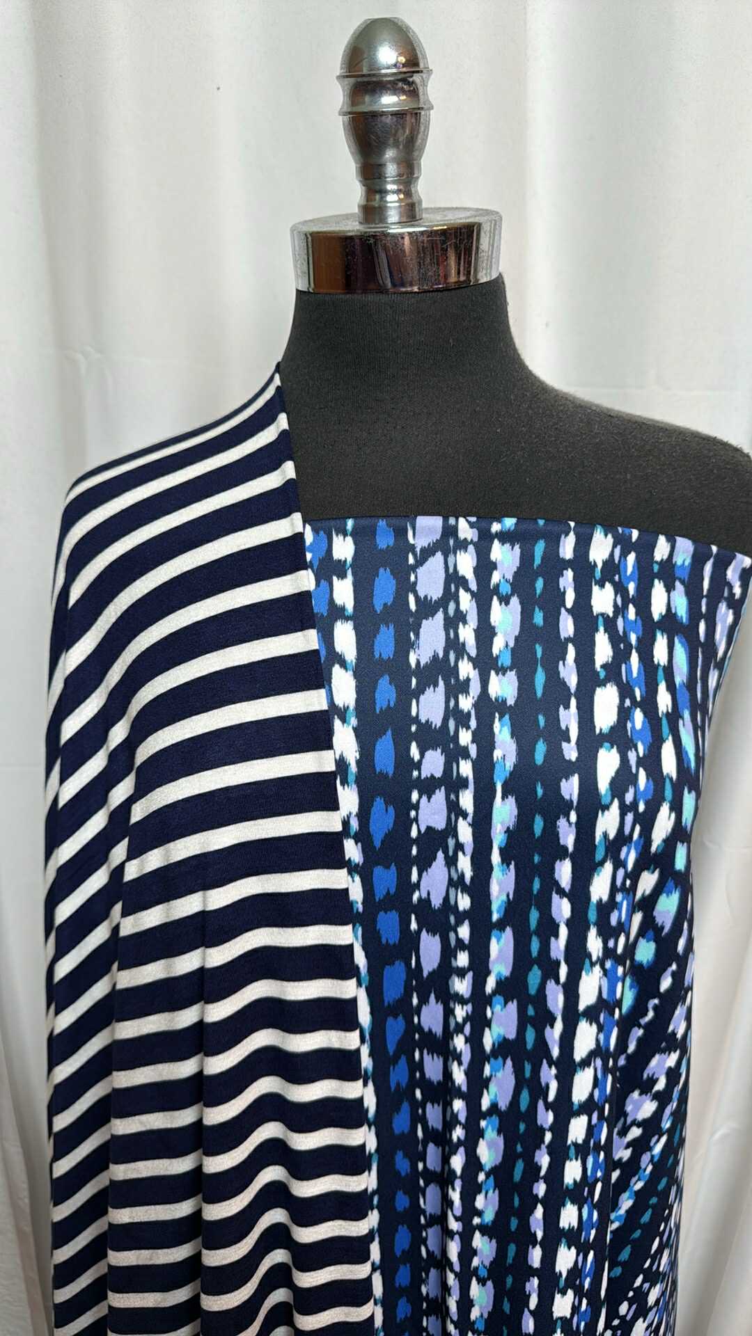 VERTICAL/HORIZONTAL STRIPE BUNDLE : 2YD Navy Stripe Bamboo & 2+YD Vertical Stripe P/S DK : A28270