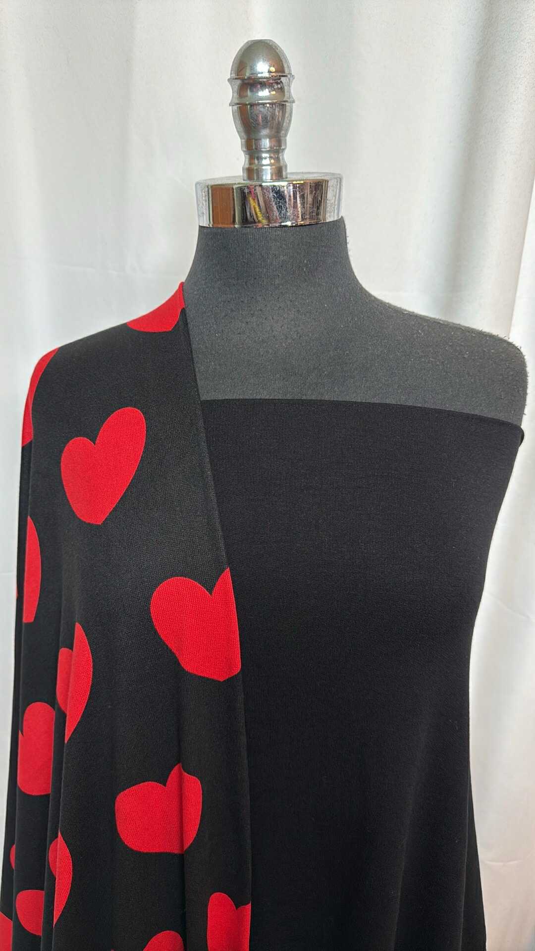 BLACK/RED HEARTS BUNDLE : 2YD Black/Red Hearts Oakley SK & 2YD Black Brushed PRS FT : A28791