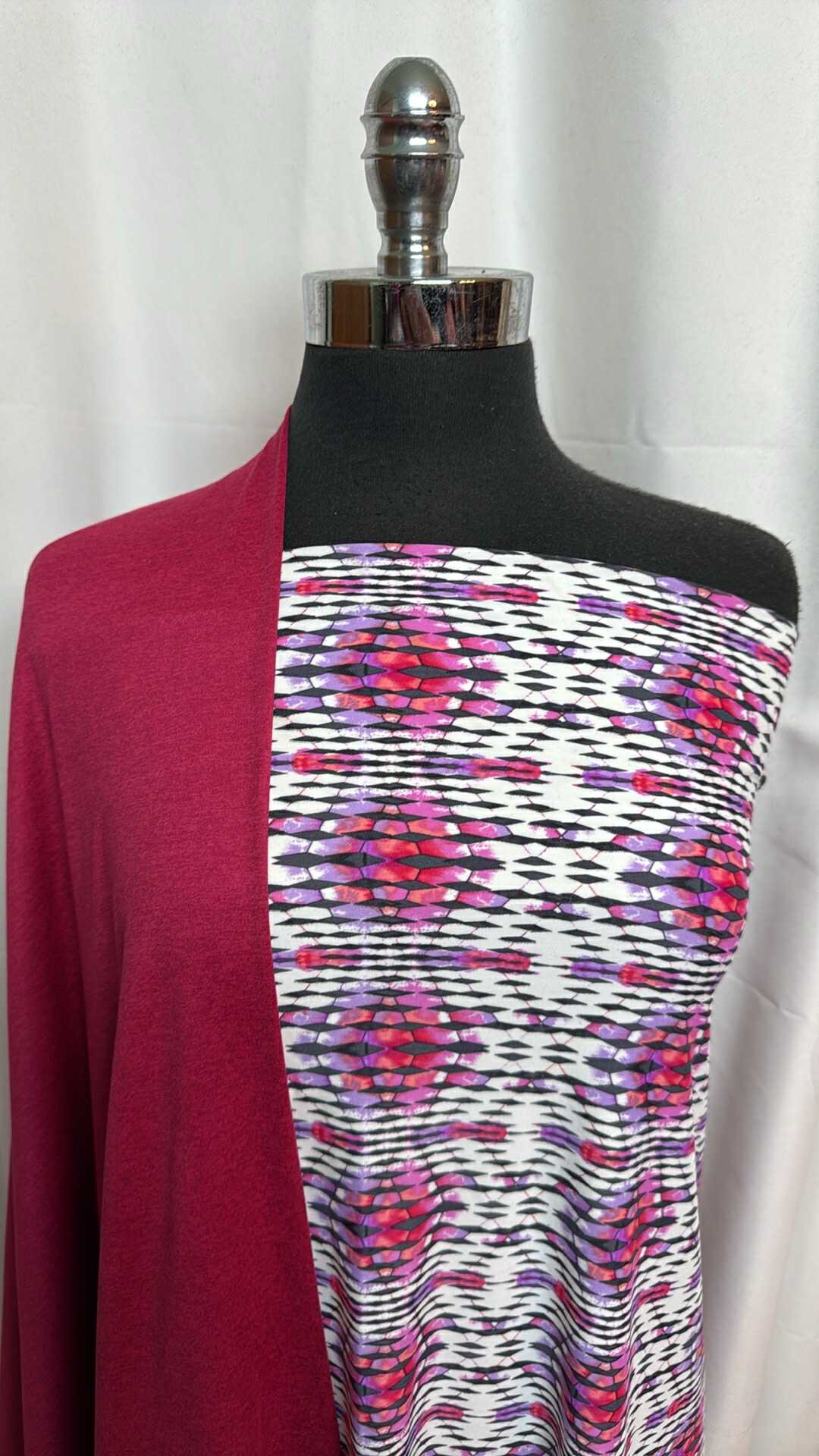 DRAGON FRUIT/GEO BUNDLE : 1YD Dragon Fruit Featherweight PF & 1YD Geo N/S : A28733