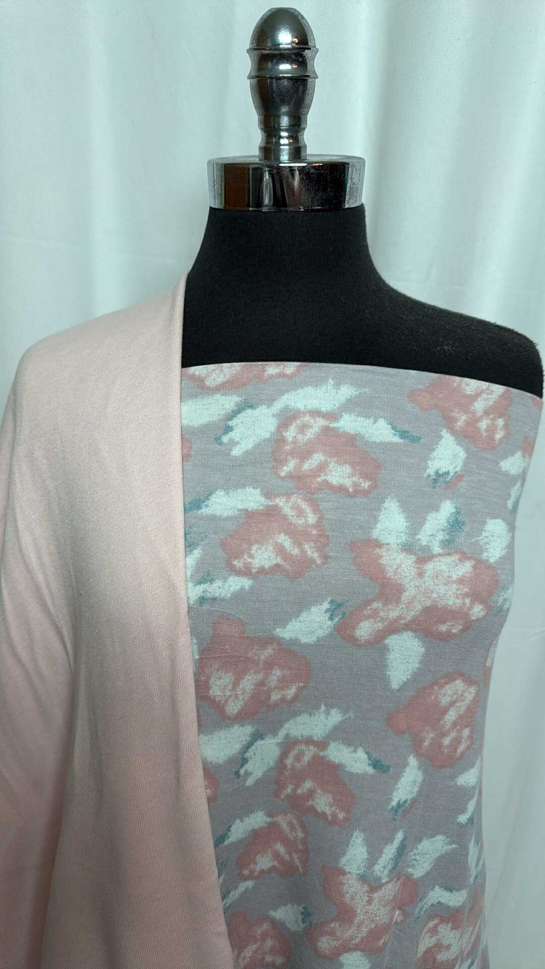 FLORAL/SWEATSHIRT BUNDLE : 3YD Floral PRS FT & 2YD Solid Sweatshirt Fleece : A29262