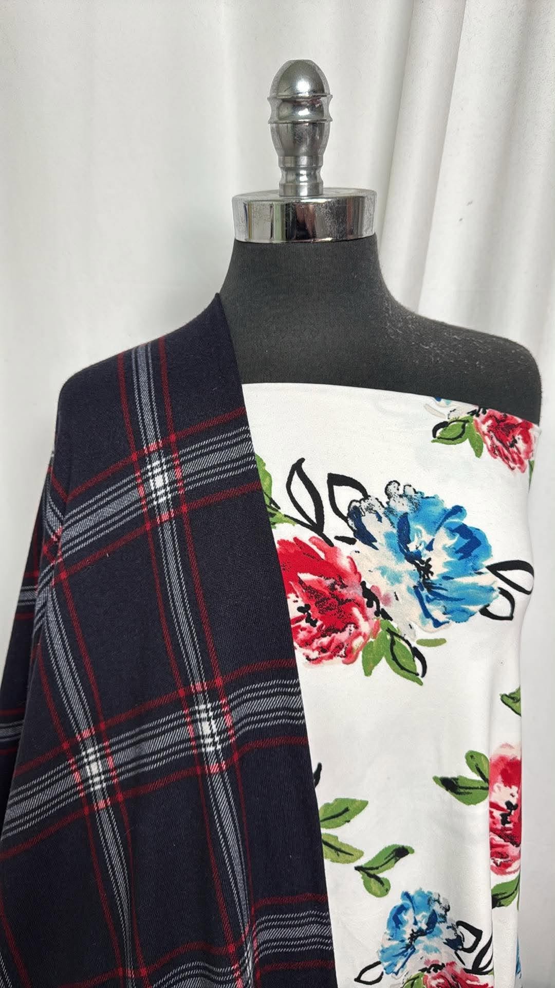 NAVY PLAID/FORAL BUNDLE : 2YD Navy Plaid Brushed Hacci SK & 2YD Floral DBP : A30971