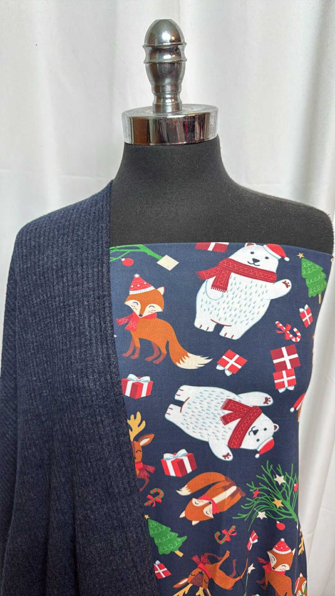 WAFFLE/HOLIDAY FRIENDS BUNDLE : 2YD Holiday Friends DBP & 2YD Navy Brushed Waffle : A28154