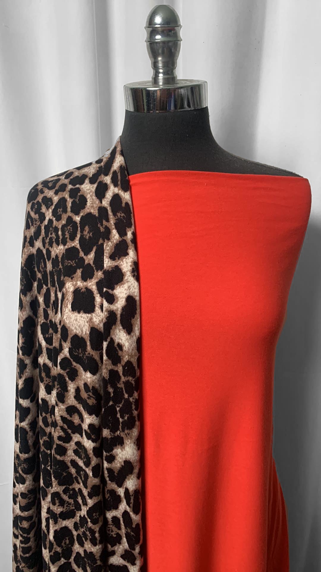 RED/LEOPARD BUNDLE : 2YD Leopard Oakley SK & 2YD Red Bamboo/Cotton : A2375