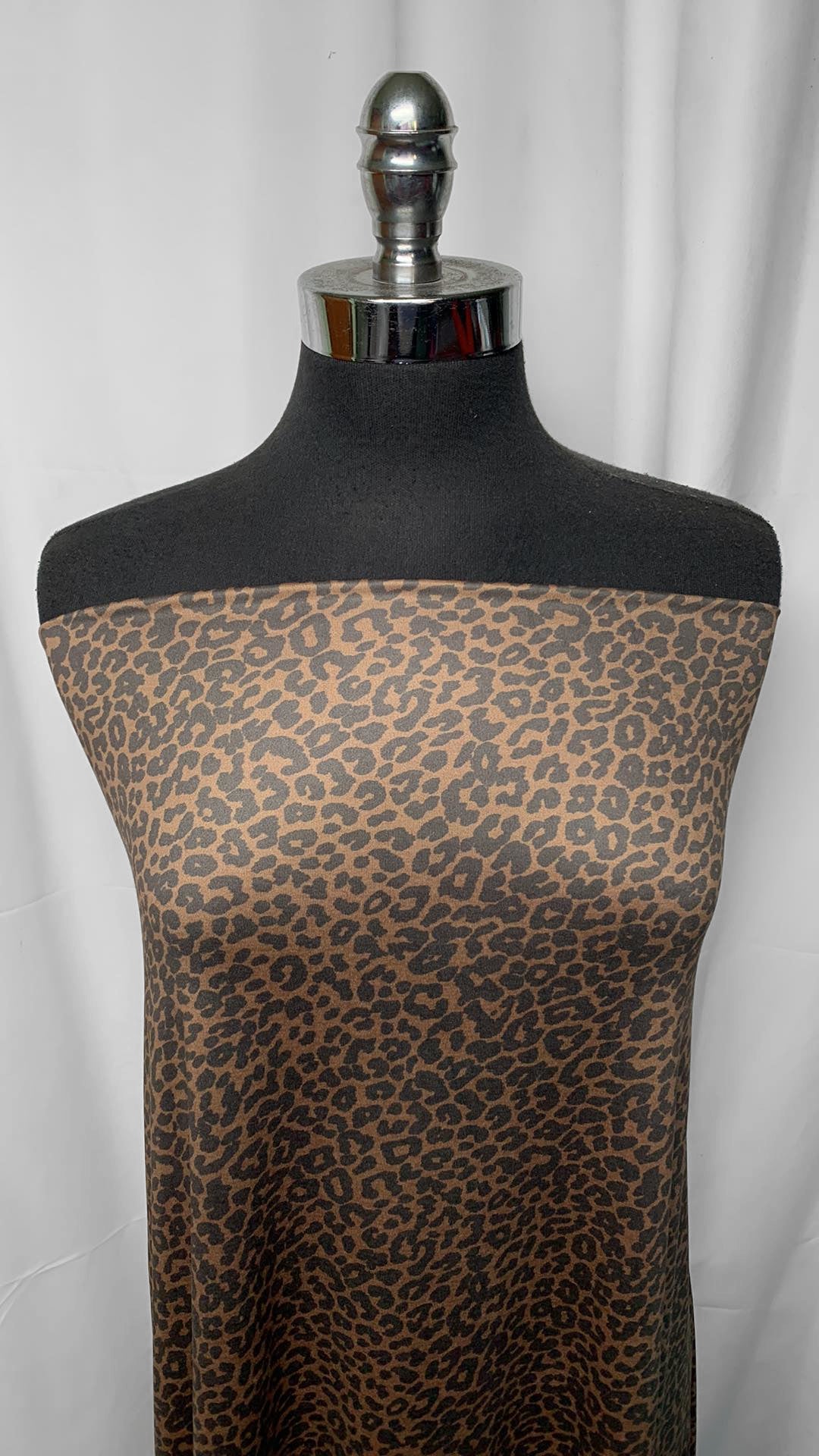 Brown Leopard - Featherweight Performance - 2 Yard Cut