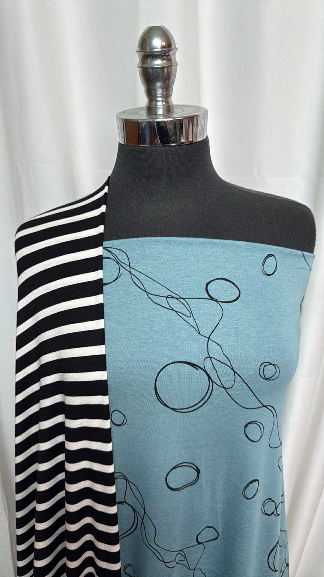 STRIPE/BUBBLES BUNDLE : 3YD Bluebird/Black Bubbles Bamboo/Cotton & 2YD Stripe Bamboo : A27788