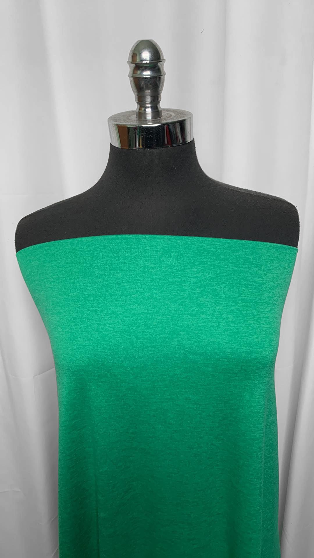 Green - Featherweight Performance - 2 Yard Cut