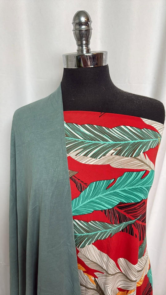 RED/MINT LEAVES BUNDLE : 2.5YD Red/Mint Leaves Venezia & 2YD Solid Cupro : A30235