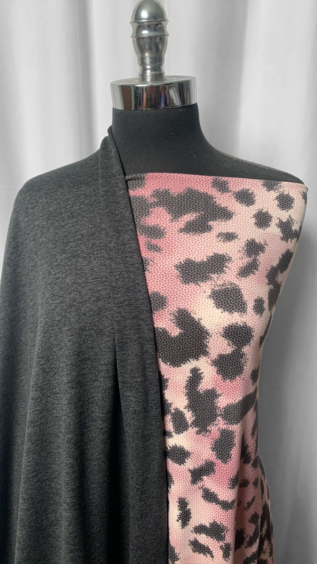 CHARCOAL/PINK LEOPARD BUNDLE : 2YD Charcoal 2-Tone Peached PF & 2YD Leopard Oakley SK : A2358