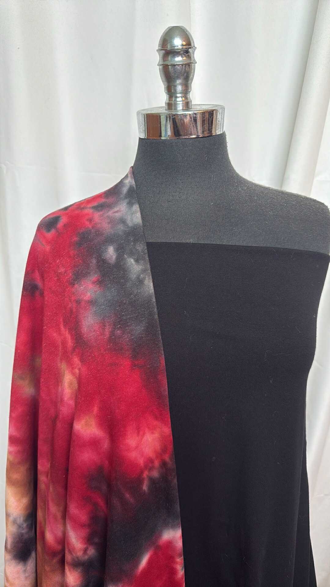 BLACK/RED TIE DYE BUNDLE : 2YD Black C/S & 2YD Tie Dye C/P FT : A27589