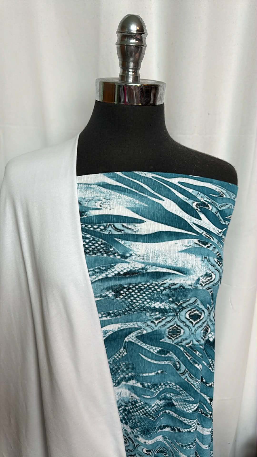 WHITE/TEAL ABSTRACT BUNDLE : 4YD Teal Abstract P/S & 2YD White C/S : A29581