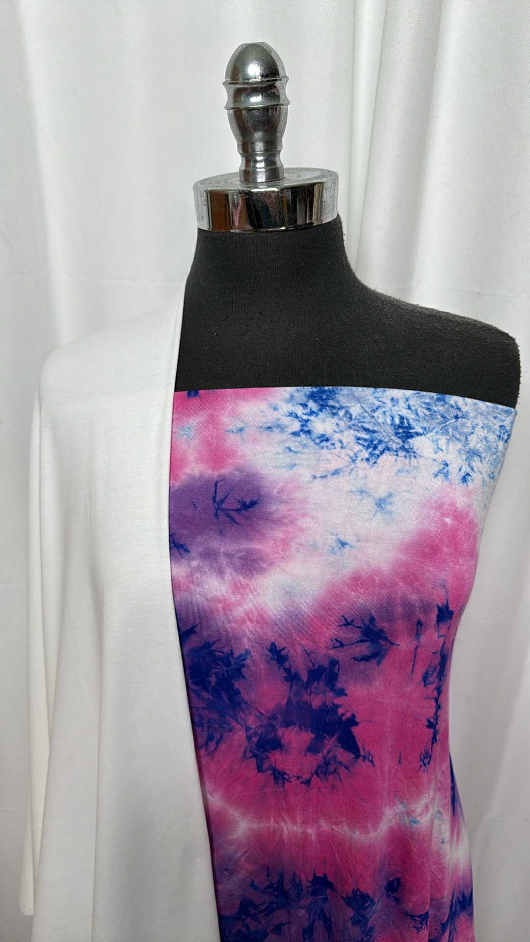 IVORY/TIE DYE BUNDLE : 2YD Navy/Purple/Fuchsia Tie Dye R/S & 1.5YD Ivory P/C/S : A27474