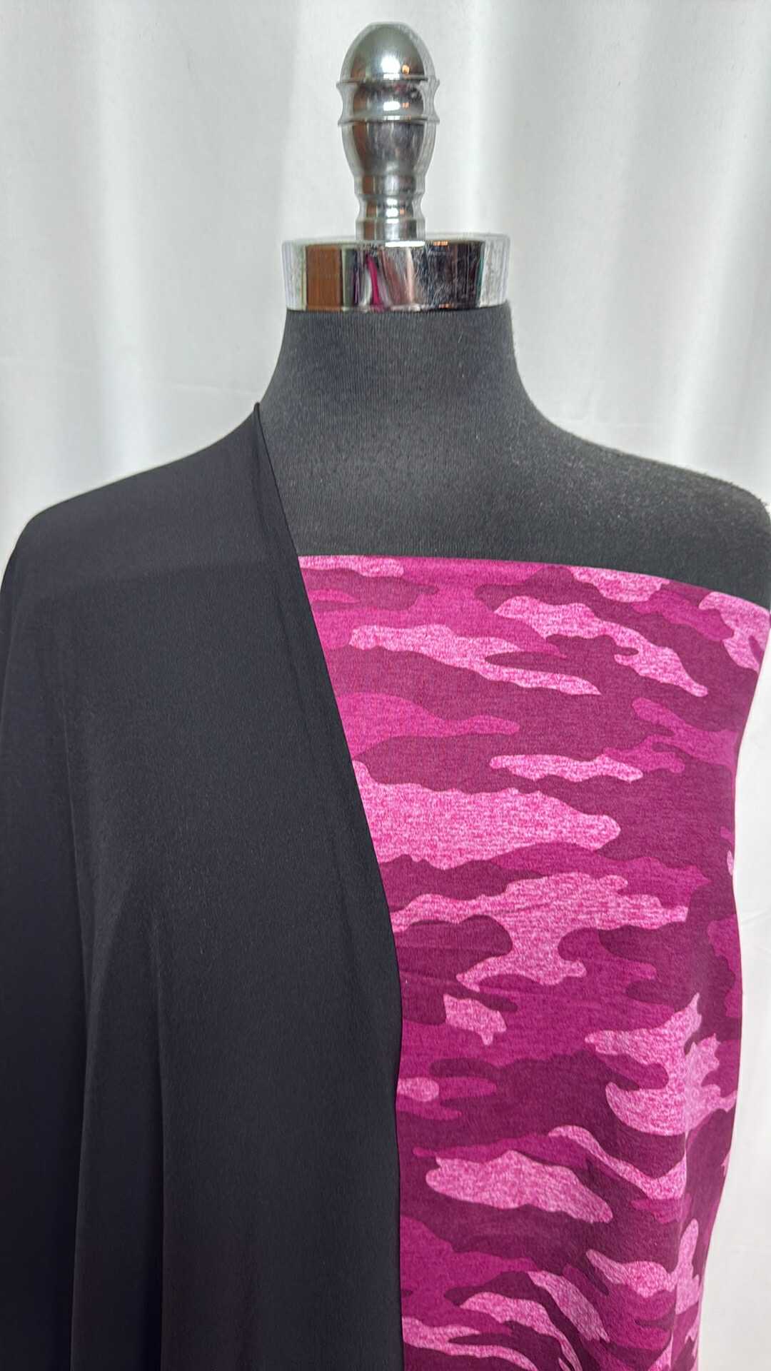 BLACK/PINK CAMO BUNDLE : 1+YD Pink Camo Peached PF & 2YD Black Microfiber Stretch Woven : A29173