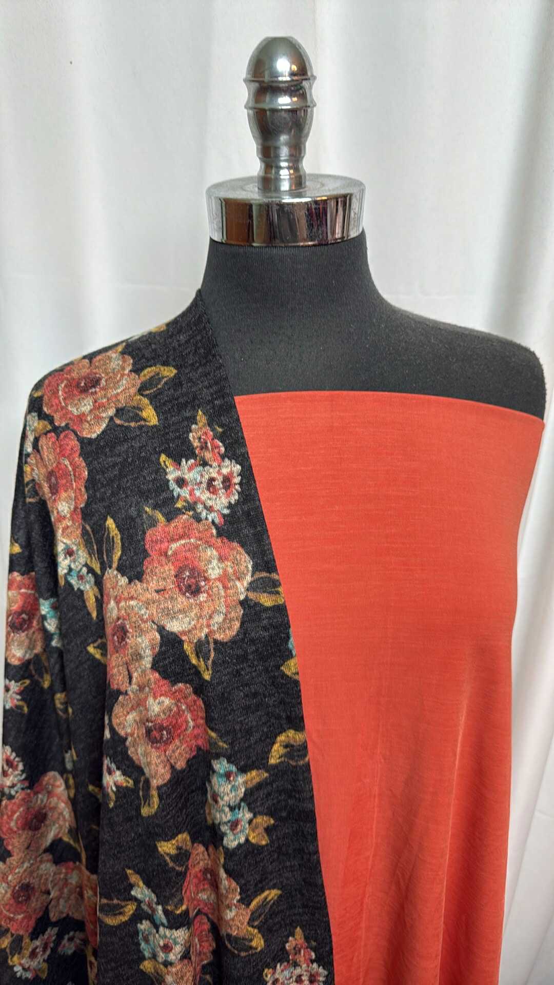 ORANGE/CHARCOAL FLORAL BUNDLE : 2YD Charcoal Floral Brushed Hacci SK & 2YD Orange 4-Way ITY : A28221