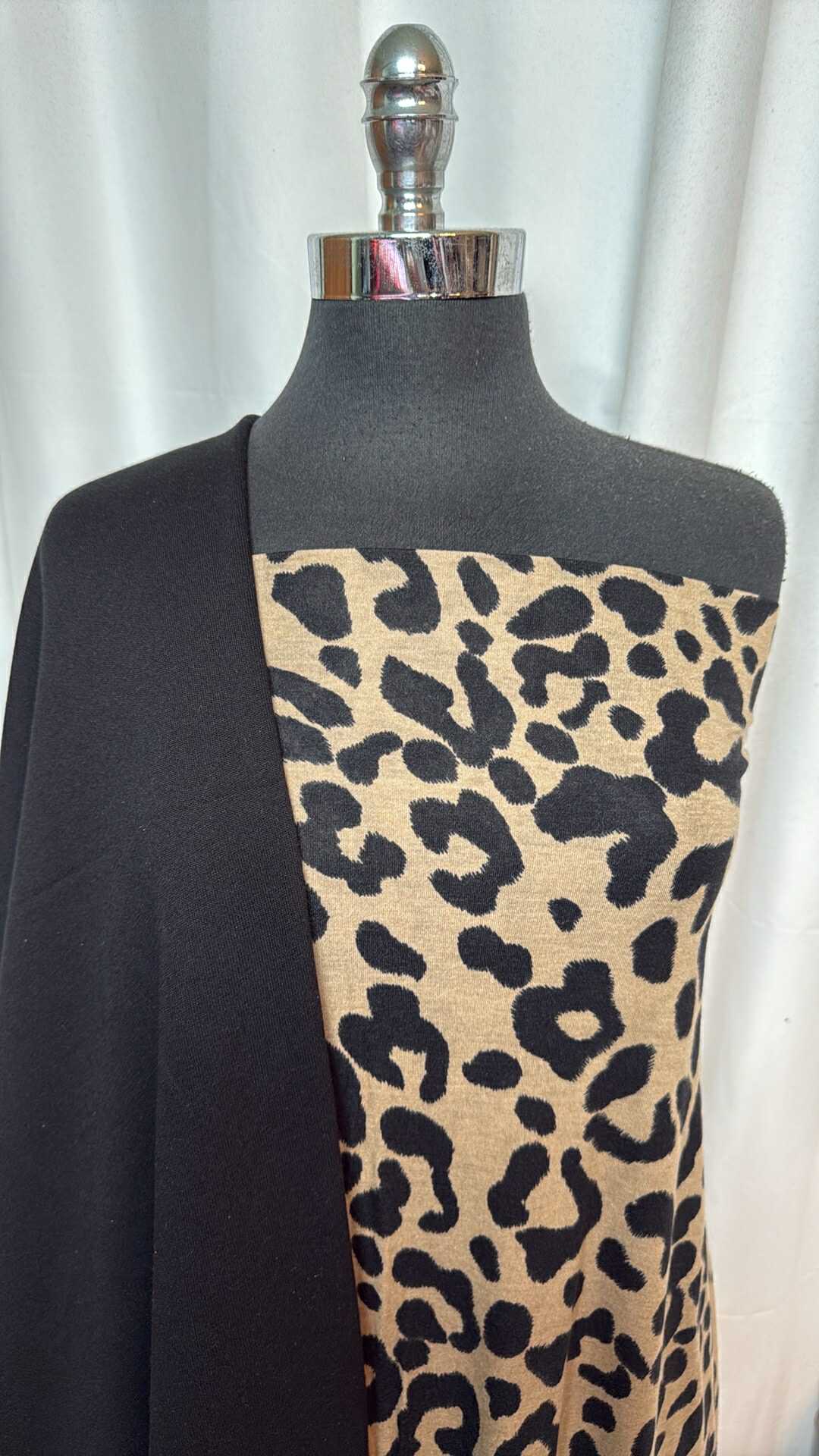 LEOPARD/BLACK SWEATSHIRT BUNDLE : 2YD Leopard PRS Jersey & 2YD Black Sweatshirt Fleece (72" Wide) : A28812