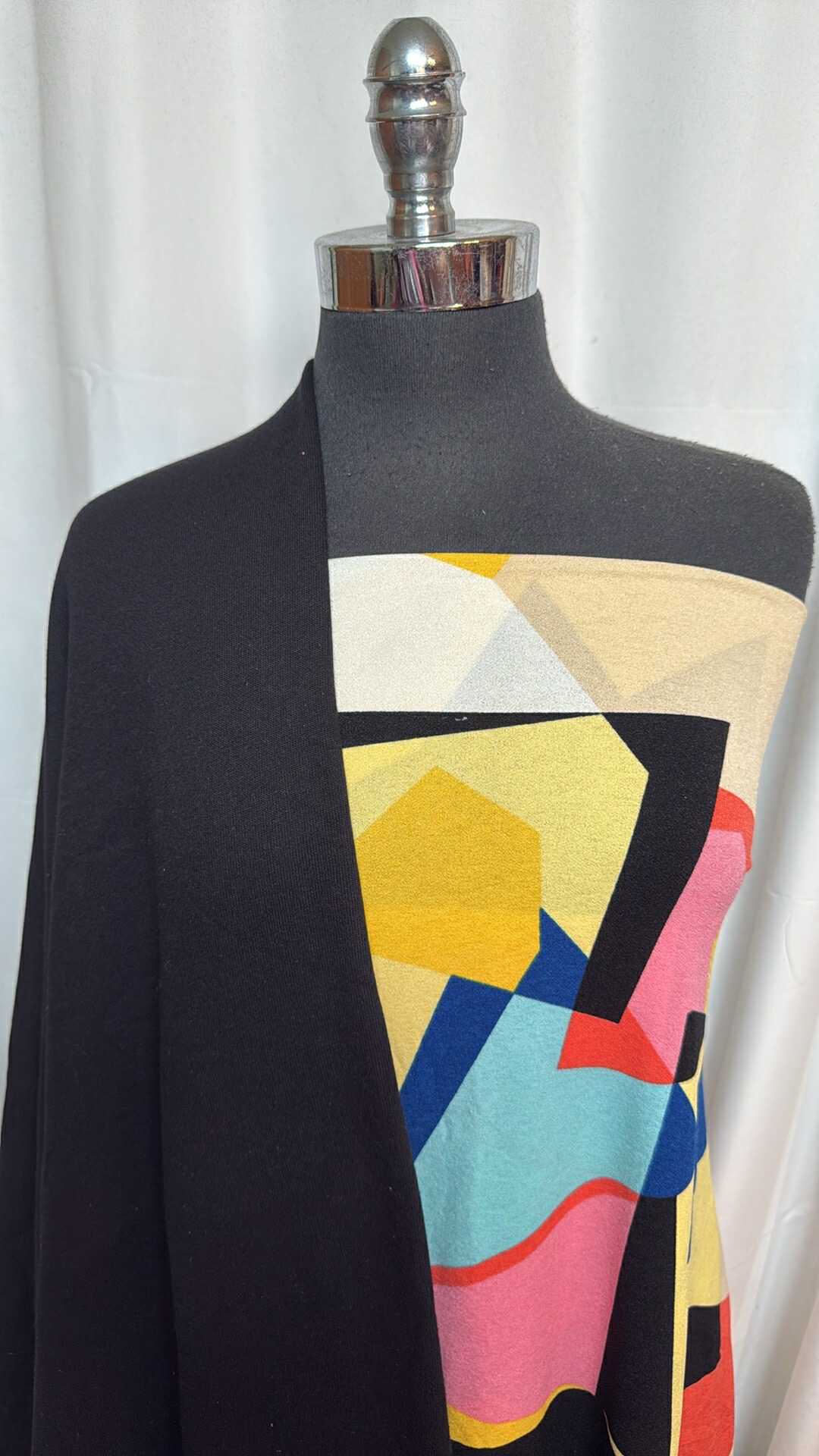 BLACK/ABSTRACT BUNDLE : 2YD Abstract Crepe Jersey & 1.5YD Black Sweatshirt Fleece (72" Wide) : A28632