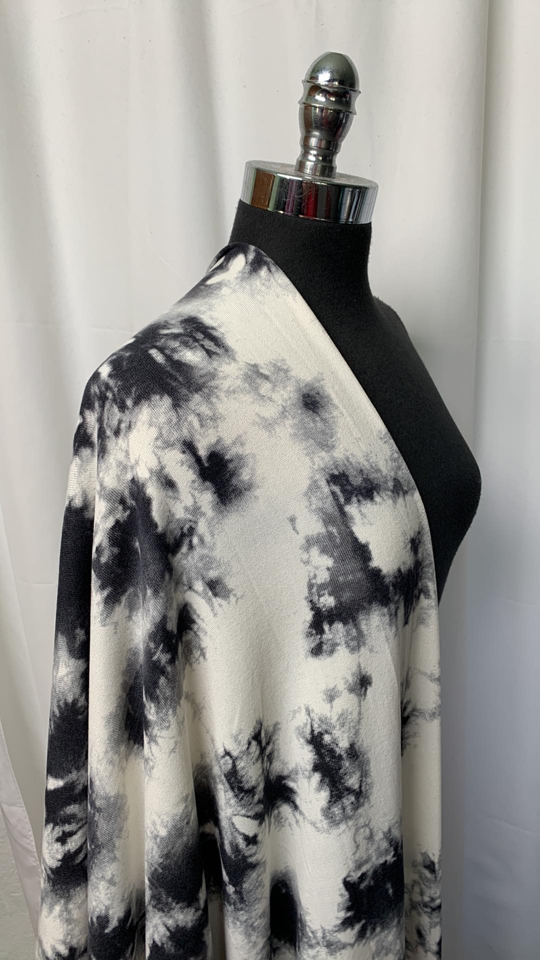 Ivory/Black Tie Dye - Oakley Brushed Sweater Knit - 2 Yard Cut