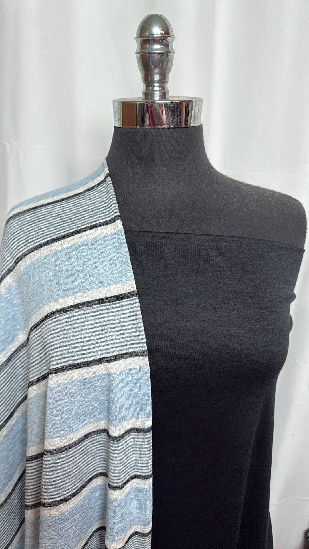 BLACK/BLUE STRIPE BUNDLE : 1.5YD Black 2-Tone Featherweight PF & 1.5YD Blue Stripe Light-Weight Slub SK : A29010