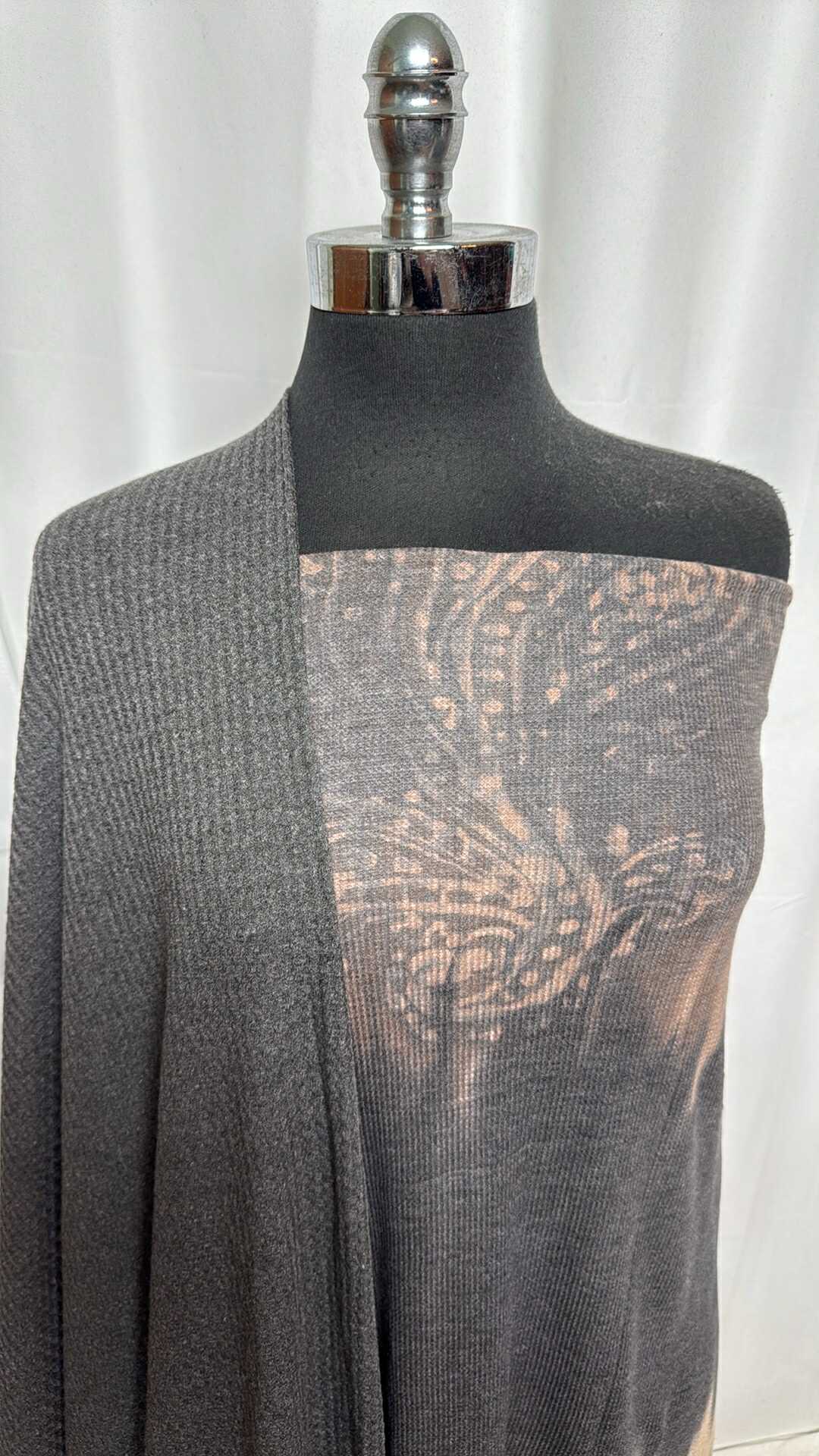 CHARCOAL/PAISLEY OMBRE BUNDLE : 2YD Paisley Ombre Thermal & 2YD Charcoal Waffle : A29264
