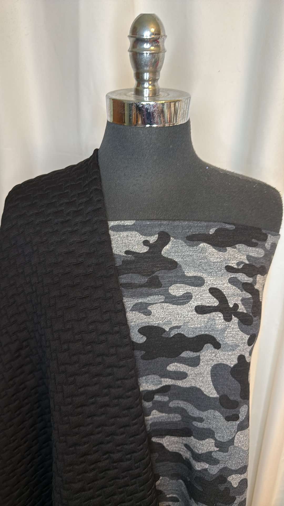 BLACK QUILTED/CAMO BUNDLE : 2YD Camo C/S FT & 2YD Black Quilted : A26694