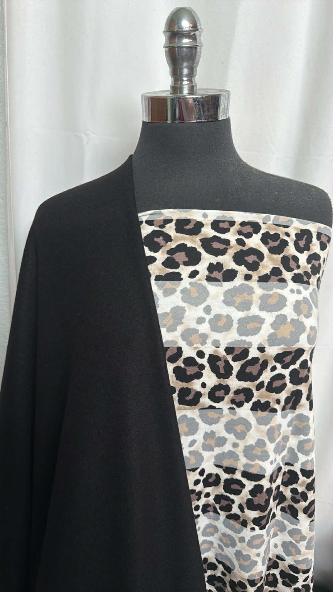 BLACK/LEOPARD STRIPE BUNDLE : 2YD Leopard Stripe PRS FT & 2YD Black Brushed Hacci SK : A29752