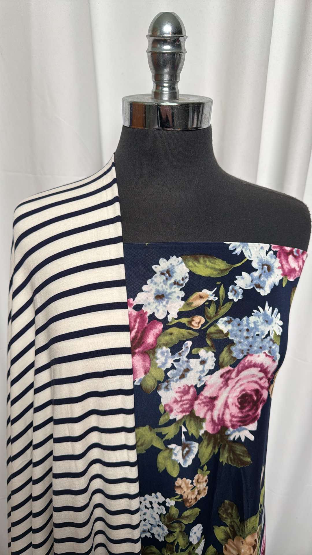 NAVY FLORAL/STRIPE BUNDLE : 2YD Navy Floral Venezia & 2YD Stripe Bamboo : A26280