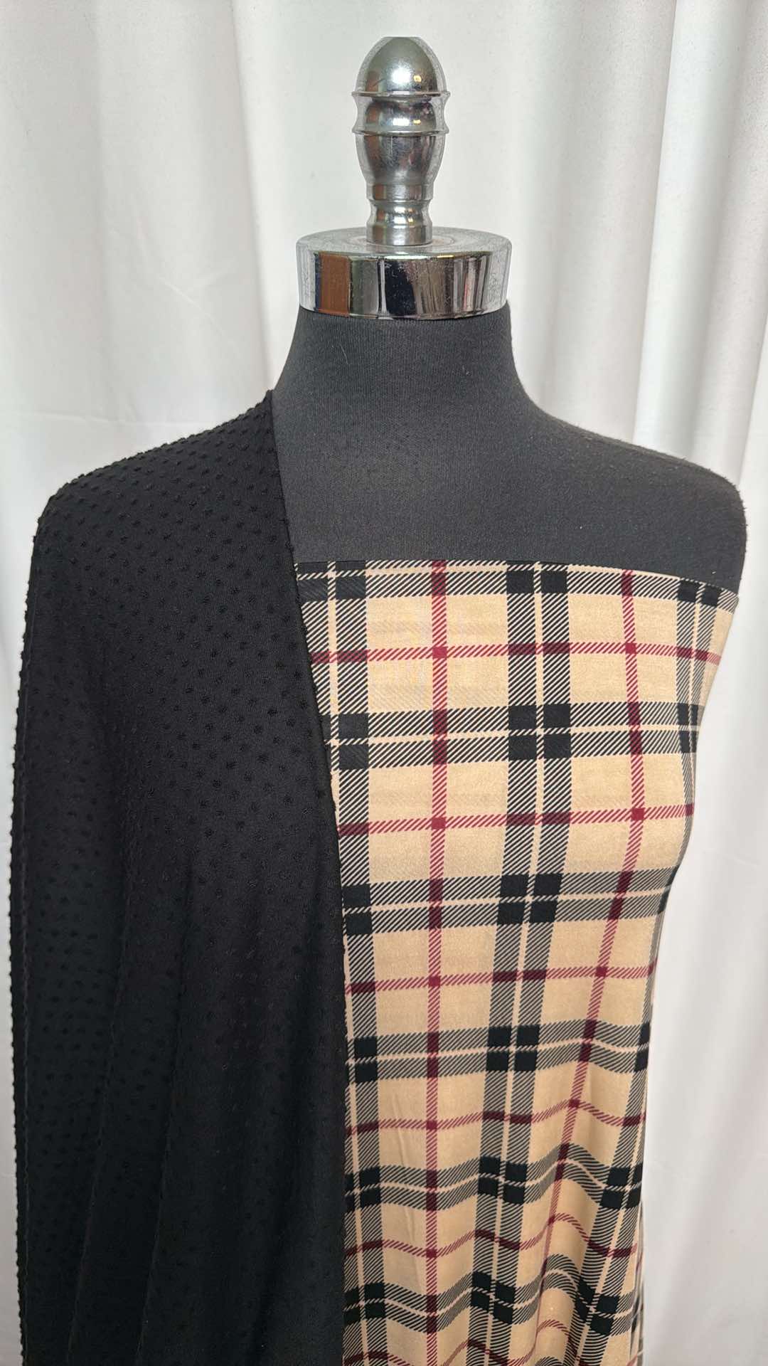 BLACK DOT/PLAID BUNDLE : 2YD Plaid Venezia & 2YD Black Swiss Dot : A26292