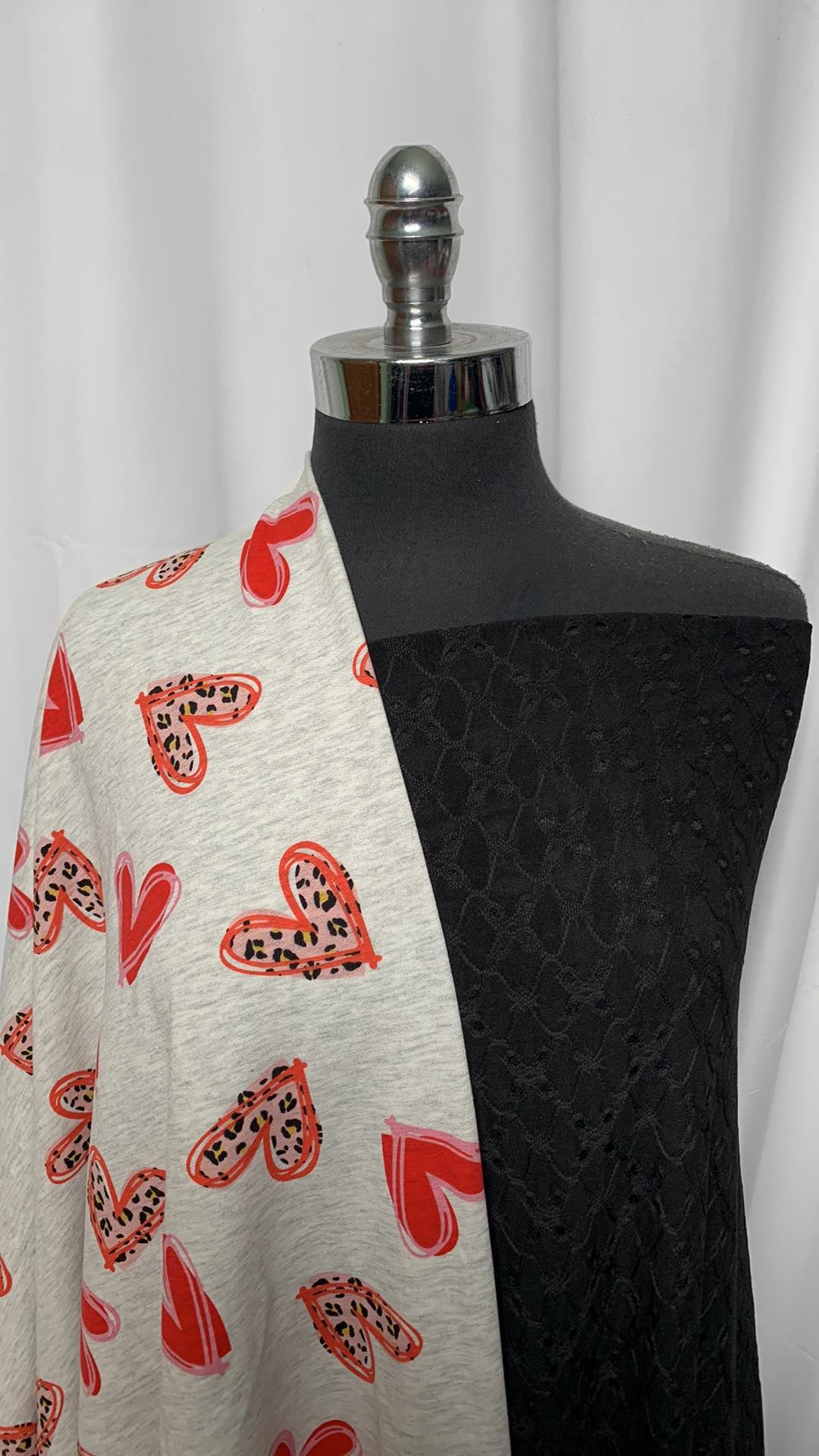 EYELET/HEARTS BUNDLE : 2YD Black Knit Eyelet & 2YD Leopard Hearts FT : A2493