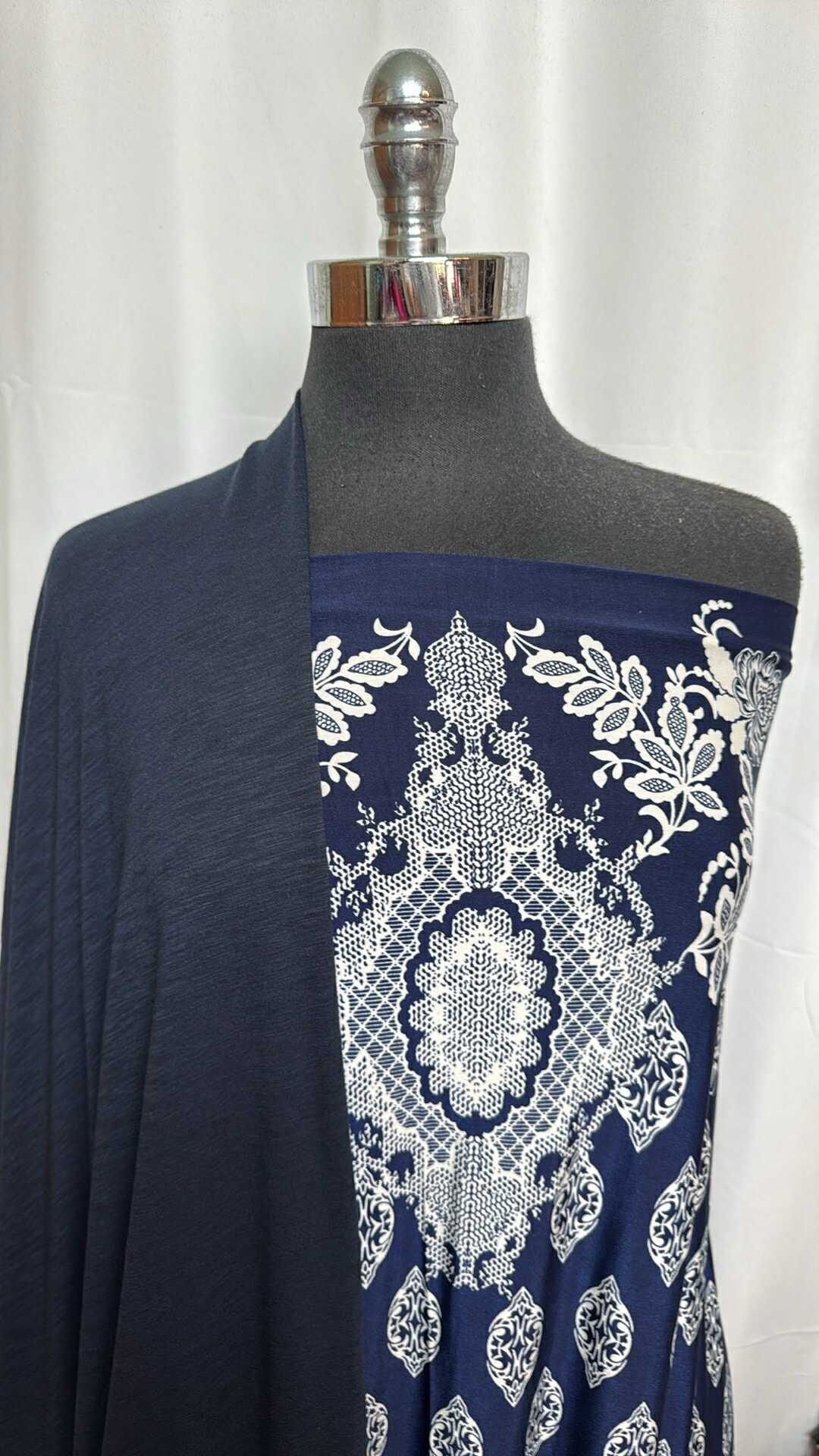 NAVY DOUBLE-BORDER BUNDLE : 2YD Navy Double-Border Venezia & 2YD Navy Light-Weight C/S Slub : A29030